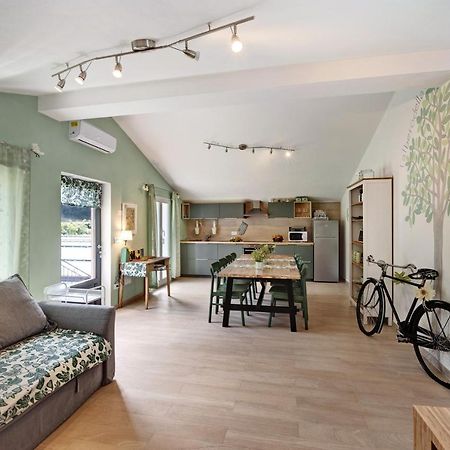 Mansarda Albero Verde Con Piscina Casanova Lerrone ภายนอก รูปภาพ